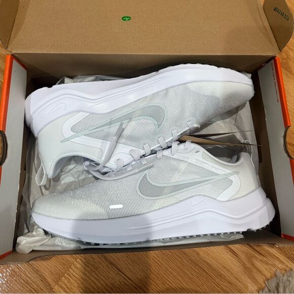 NEW Mens size 11 Nike Downshifter 12 White Pure Platinum Running Shoes NIB - Picture 9 of 15